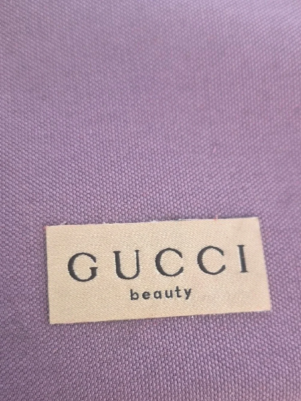 Bundle Gucci Wallet And Make Up Bag For Only $95 - Picture 13 of 16